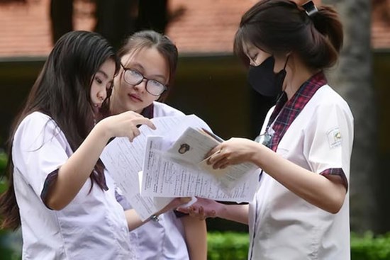 Đề thi môn Vật lý tốt nghiệp THPT 2024 chính thức