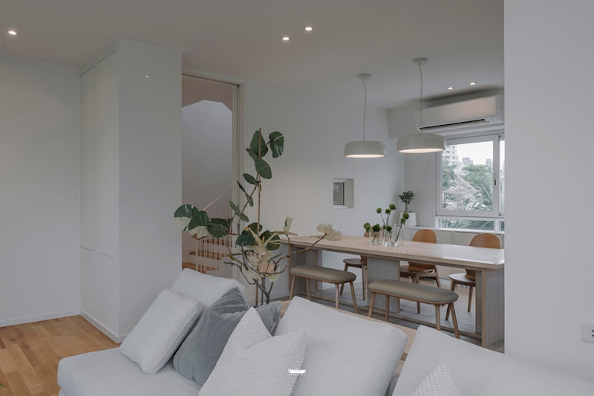 Bất ngờ trong ngôi nhà 3 tầng giữa phố vừa có vườn vừa có nơi đỗ ô tô-4