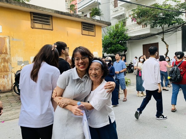 Những tình huống bất ngờ ‘khó đỡ’ khi thí sinh rời phòng thi-10