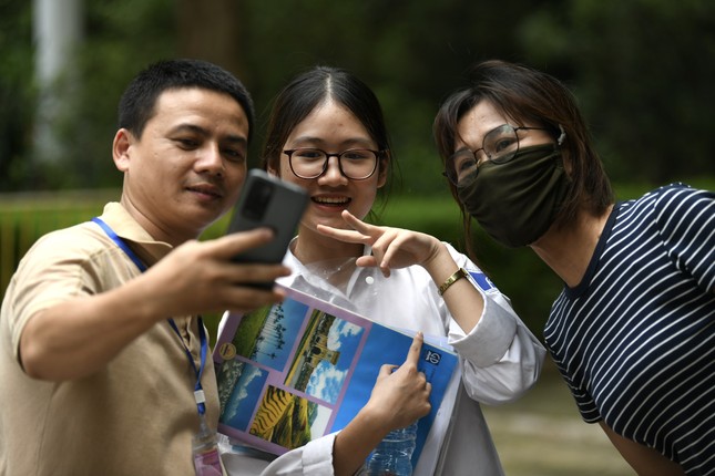 Những tình huống bất ngờ ‘khó đỡ’ khi thí sinh rời phòng thi-8