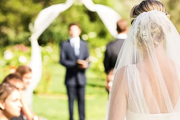 Đi máy bay, cô gái vô tình phát hiện vụ ngoại tình xôn xao mạng xã hội-2