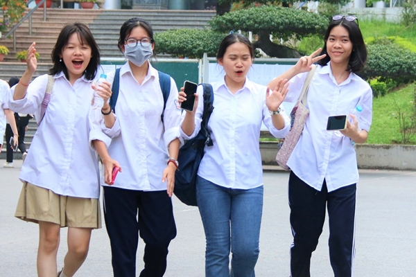 Thủ khoa thi lớp 10 Hà Nội đạt 2 điểm 10-3
