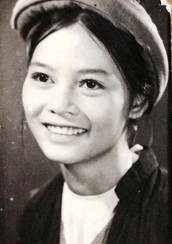 Con gái định cư ở Mỹ, NSND Minh Châu U70 sống một mình bên chú chó nhỏ-2