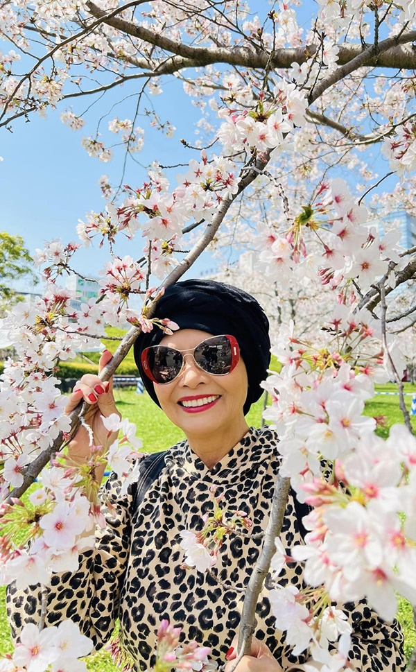 Con gái định cư ở Mỹ, NSND Minh Châu U70 sống một mình bên chú chó nhỏ-7