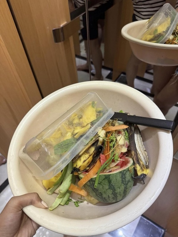 Vợ Phan Mạnh Quỳnh hé lộ điểm đặc biệt trong căn biệt thự biển Nha Trang, chia sẻ kinh nghiệm trồng cây trên sân thượng-17