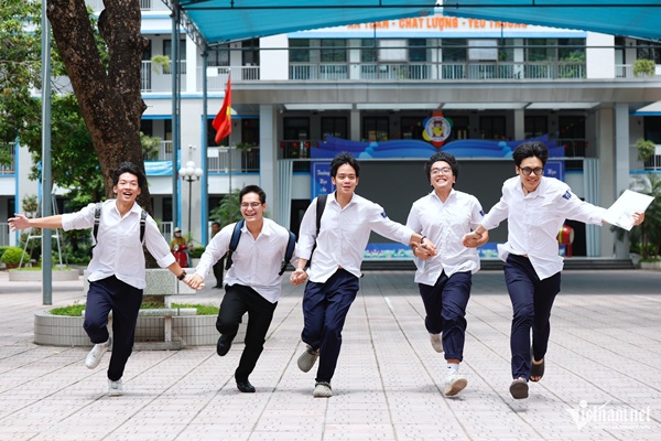 Kỳ thi tốt nghiệp THPT 2024 ‘nhẹ nhàng’, chờ đổi mới từ năm sau-1