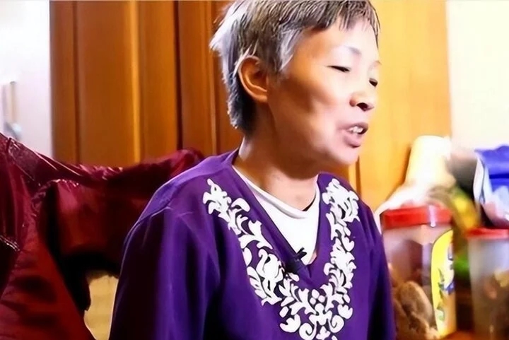 Con trai gần 40 tuổi không lấy vợ, mẹ đành sinh đôi để nối dõi tông đường-1