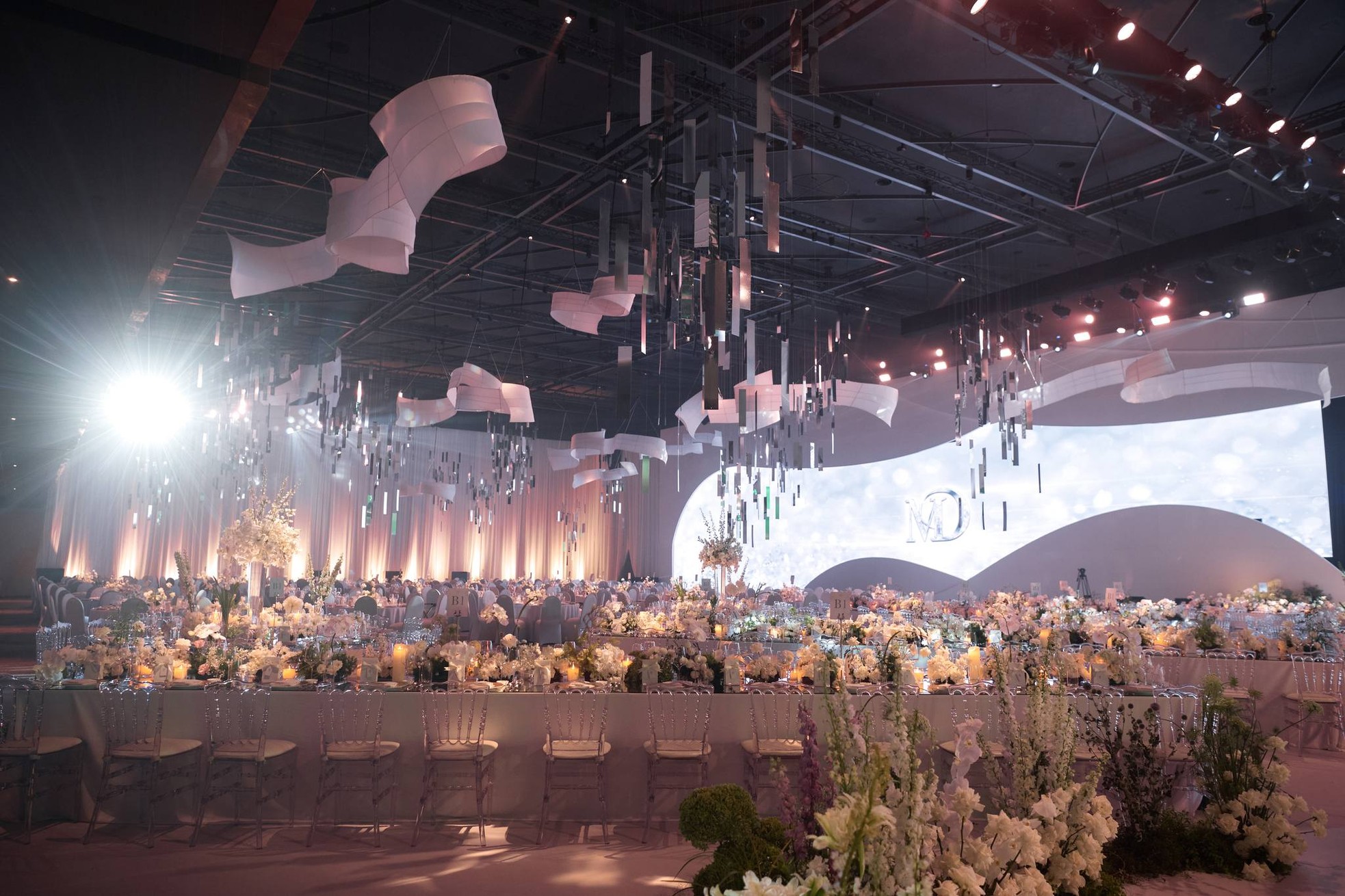 Bên trong đám cưới cấm trẻ em đến của Midu và chồng thiếu gia-5