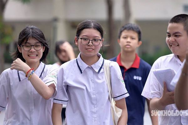 Thủ khoa thi lớp 10 Hà Nội và quy định đặc biệt của mẹ-3