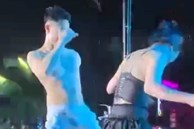 Nam thanh niên nhảy múa phản cảm dưới vòi tắm ở Hạ Long