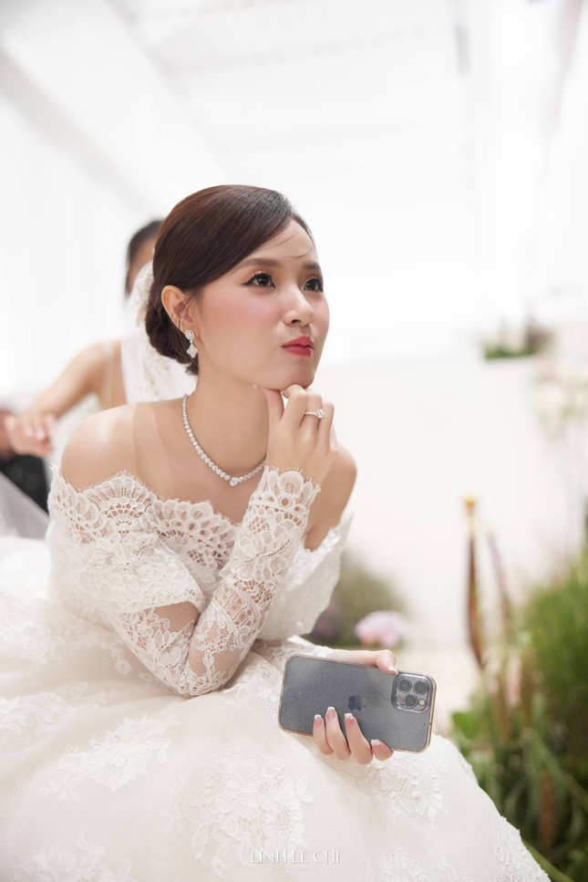 Cô dâu hào môn Midu diện thiết kế trong bộ sưu tập mới nhất của Elie Saab-2