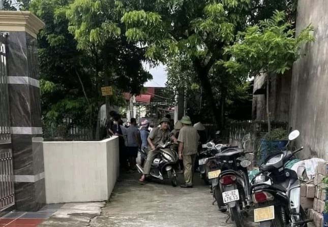 Thợ lái máy xúc mang dao chém 3 người thương vong-1