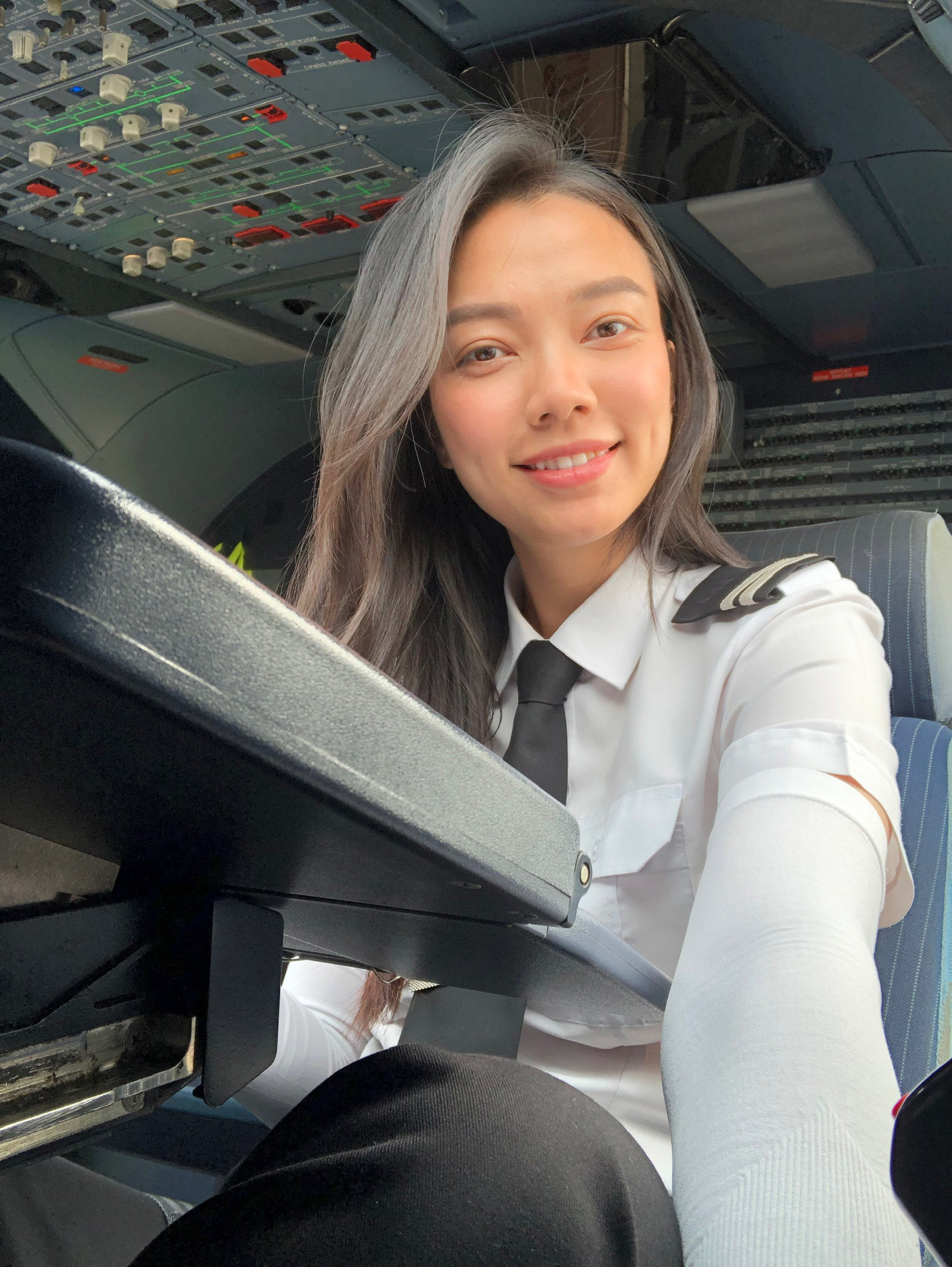 Nữ cơ phó Việt nhìn thấy sao băng từ buồng lái, tiết lộ đặc quyền của phi công-2