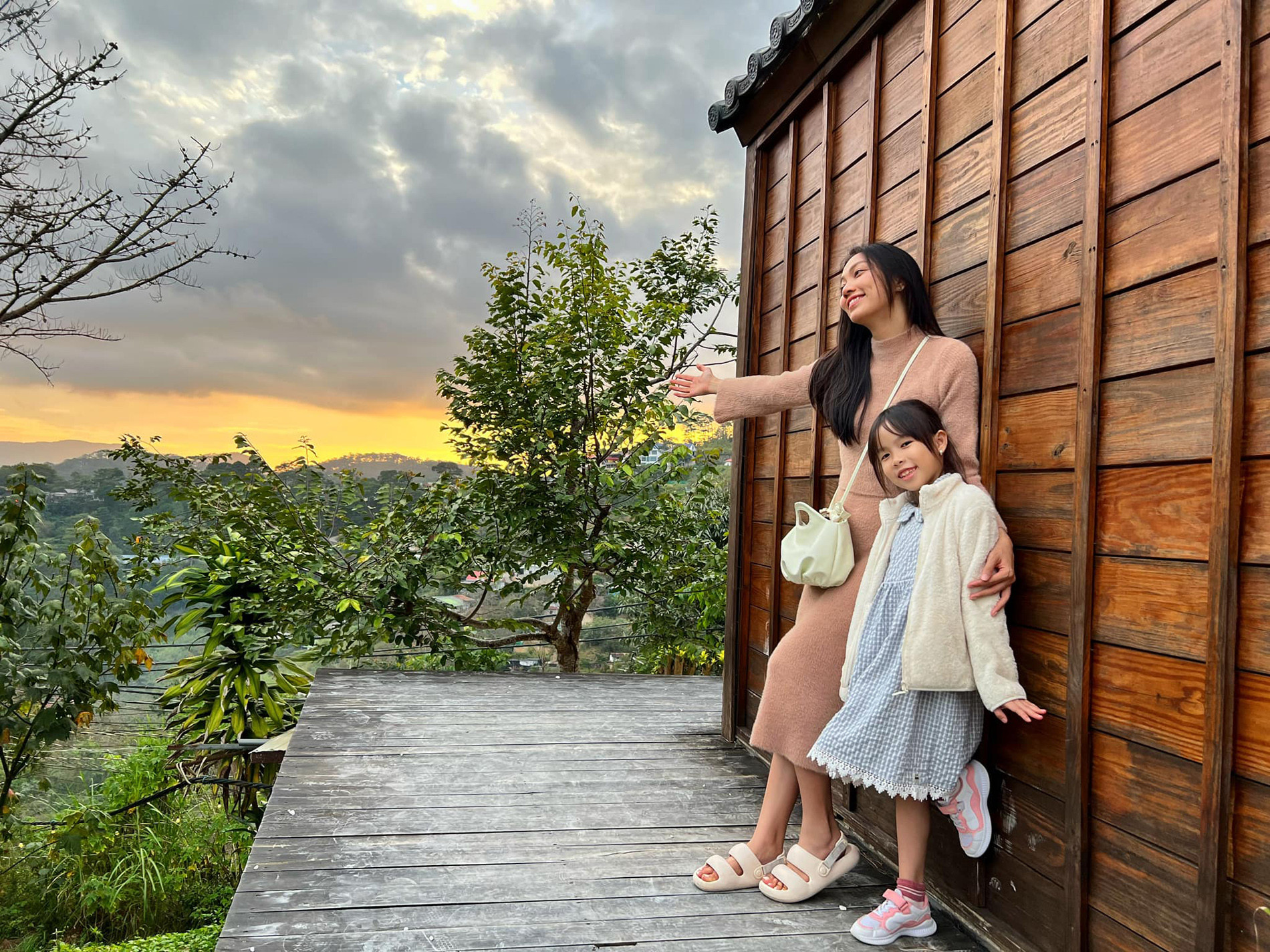 Nữ cơ phó Việt nhìn thấy sao băng từ buồng lái, tiết lộ đặc quyền của phi công-10