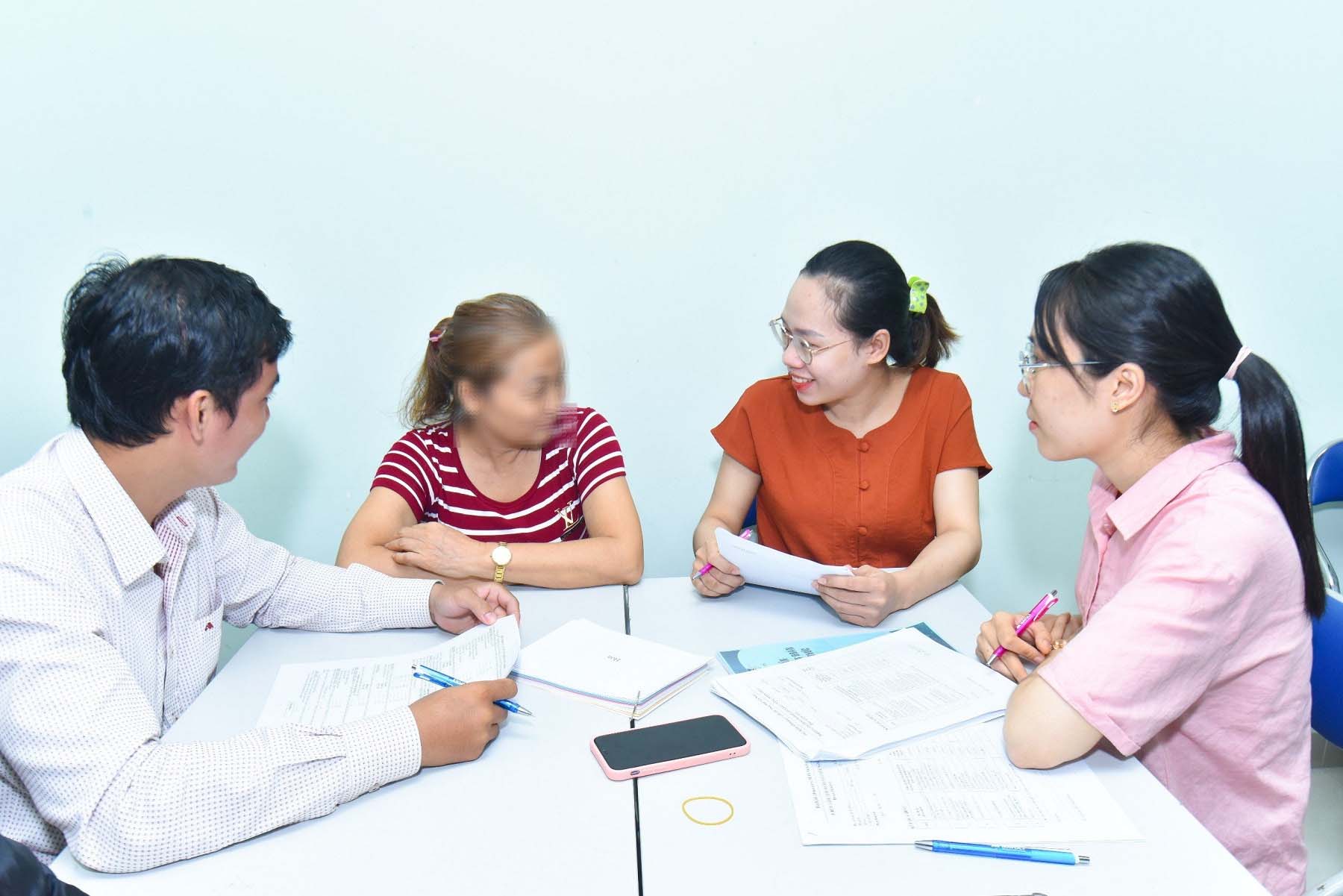 Mới U30 đã thường xuyên quên tắt nước nóng, đóng nắp thùng gạo-1