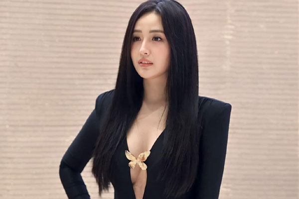 Lý do Mai Phương Thúy mang dép bệt đi ăn cưới Midu-4