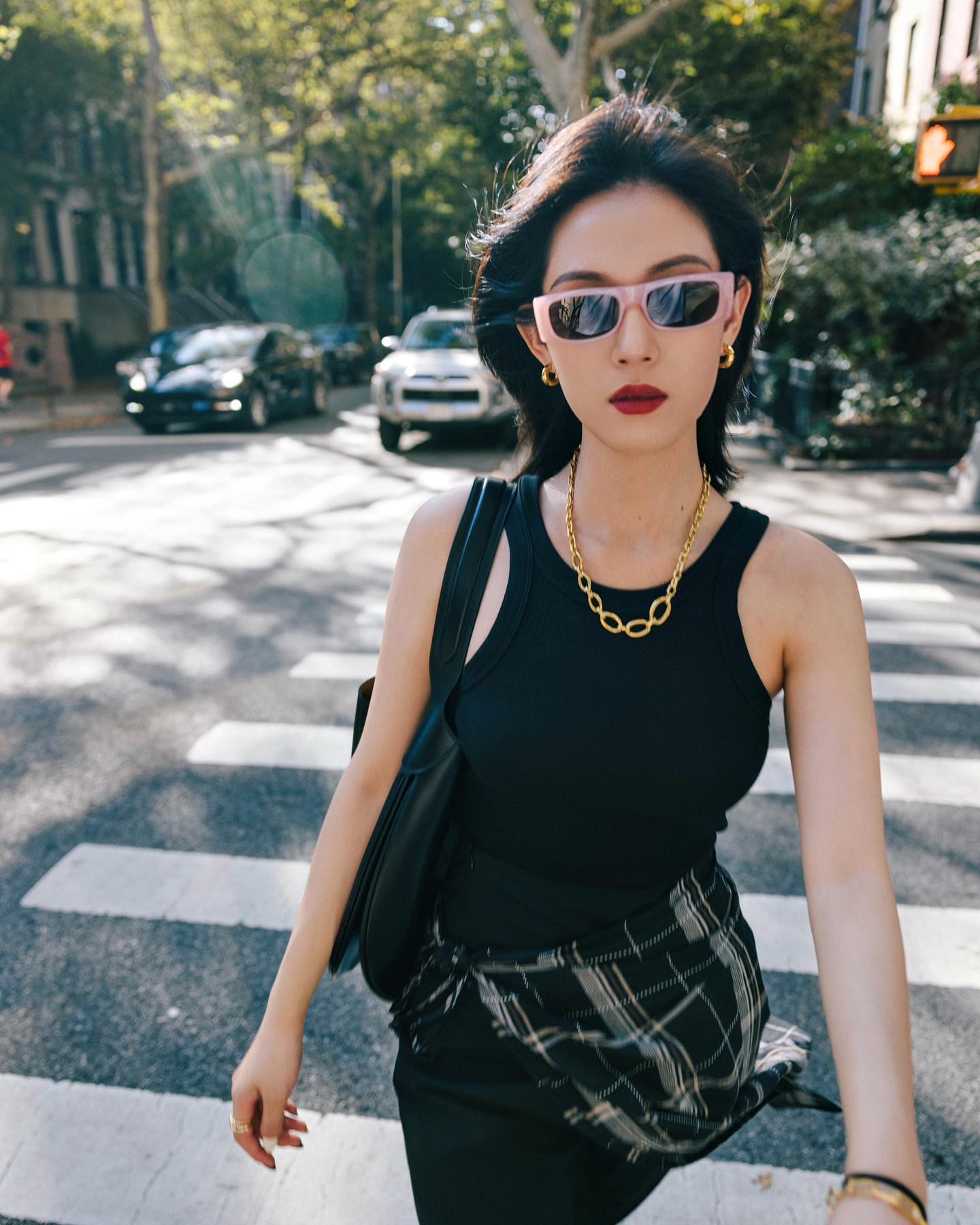 5 món phụ kiện quý cô trên 40 tuổi nên sắm để giúp mọi bộ cánh trông sang hơn-1