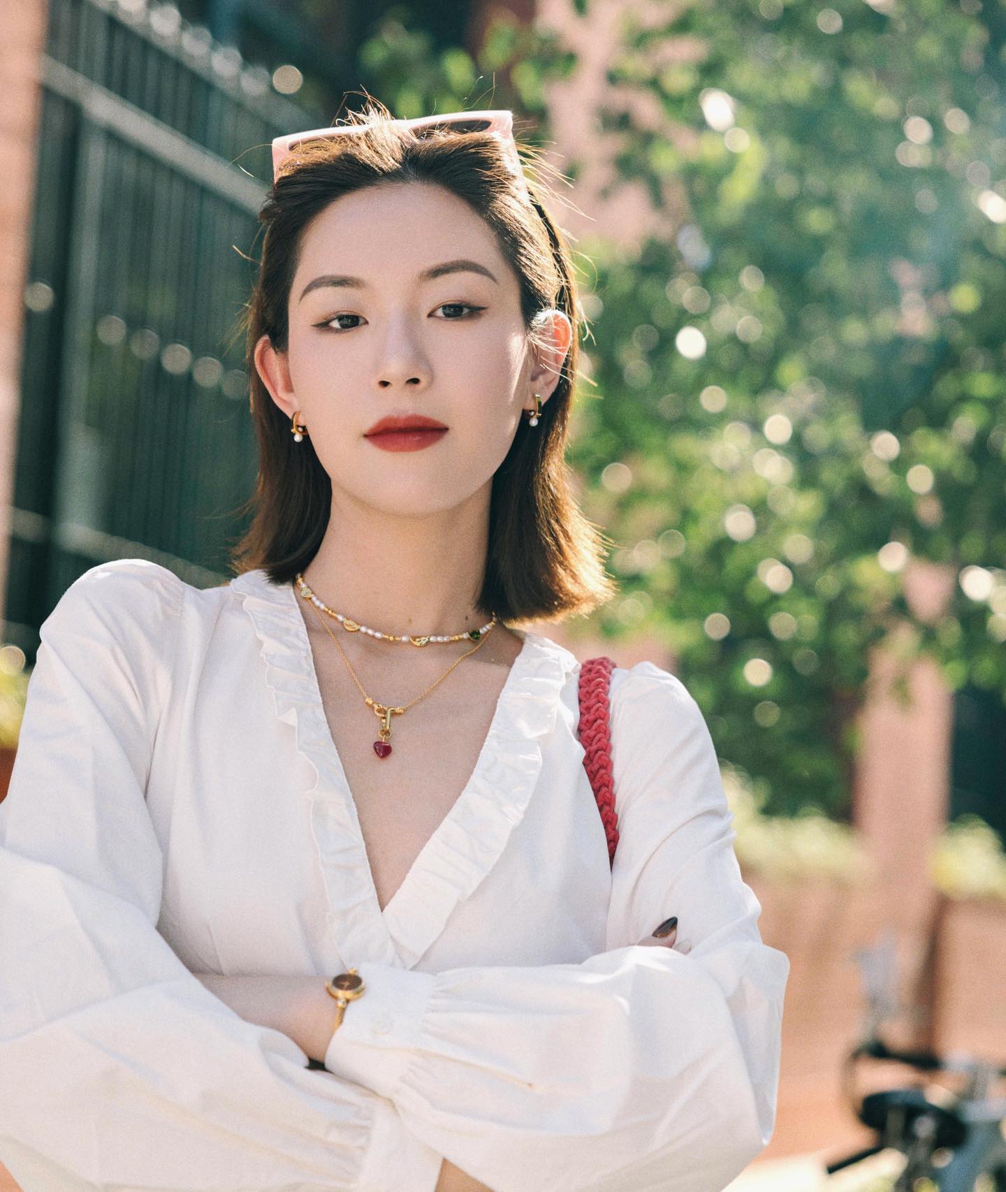 5 món phụ kiện quý cô trên 40 tuổi nên sắm để giúp mọi bộ cánh trông sang hơn-3