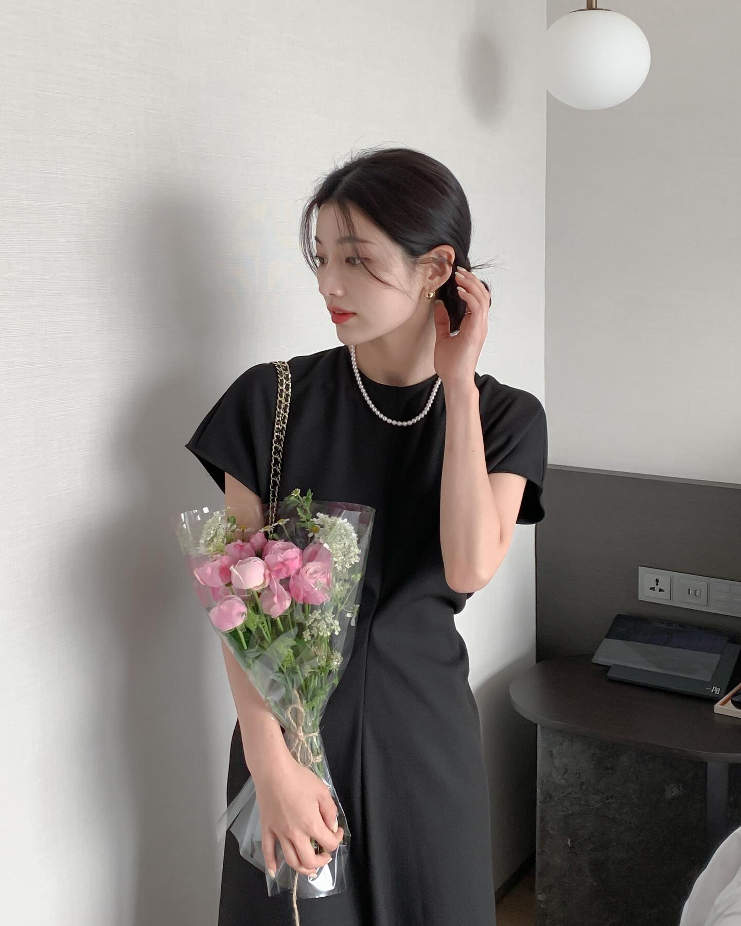 5 món phụ kiện quý cô trên 40 tuổi nên sắm để giúp mọi bộ cánh trông sang hơn-4