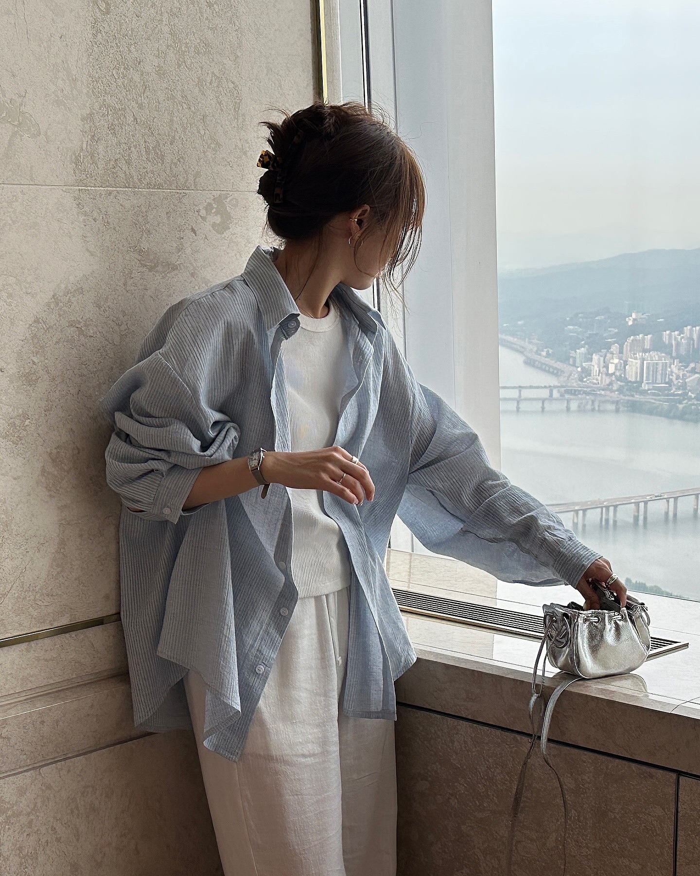 5 món phụ kiện quý cô trên 40 tuổi nên sắm để giúp mọi bộ cánh trông sang hơn-8