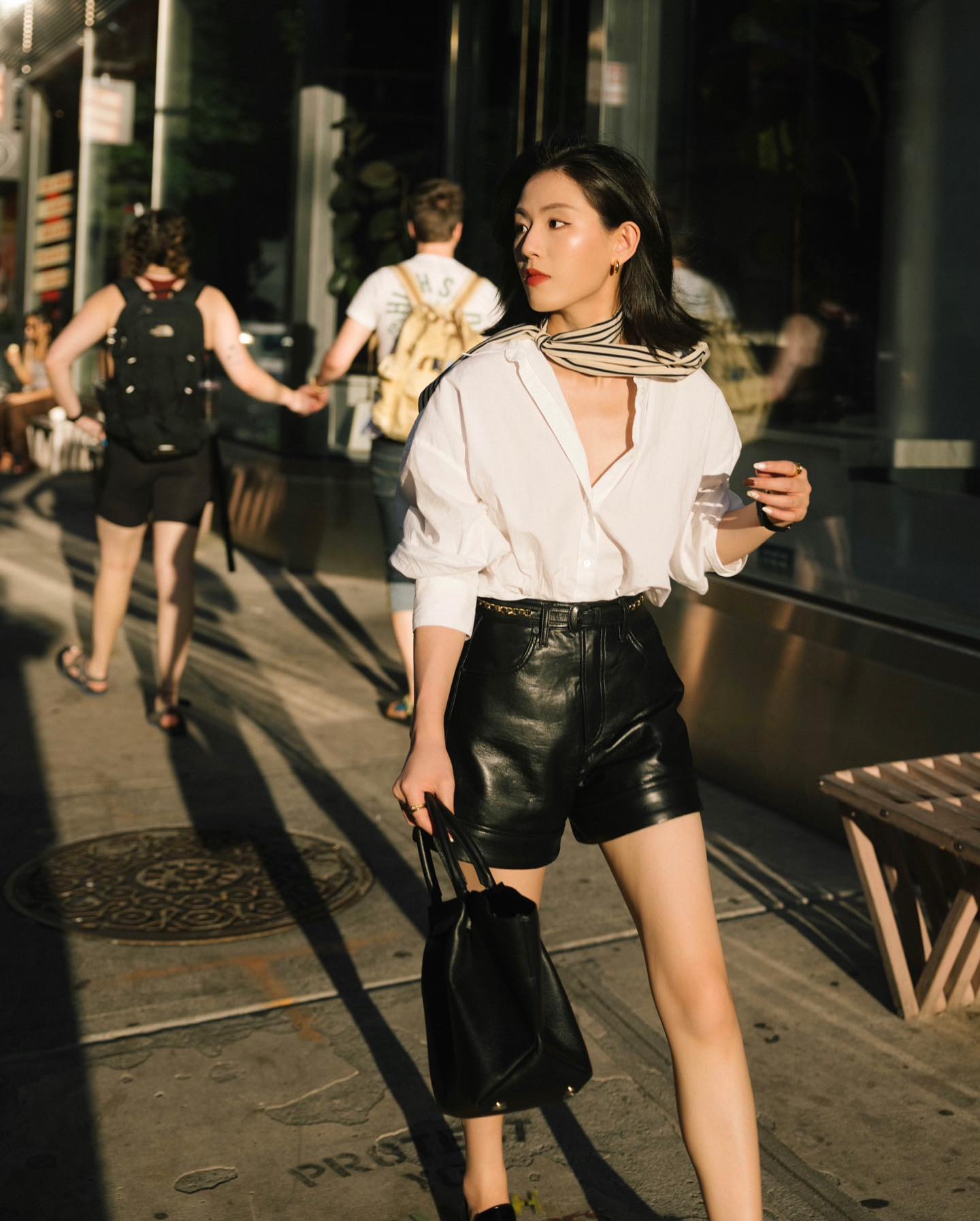 5 món phụ kiện quý cô trên 40 tuổi nên sắm để giúp mọi bộ cánh trông sang hơn-9