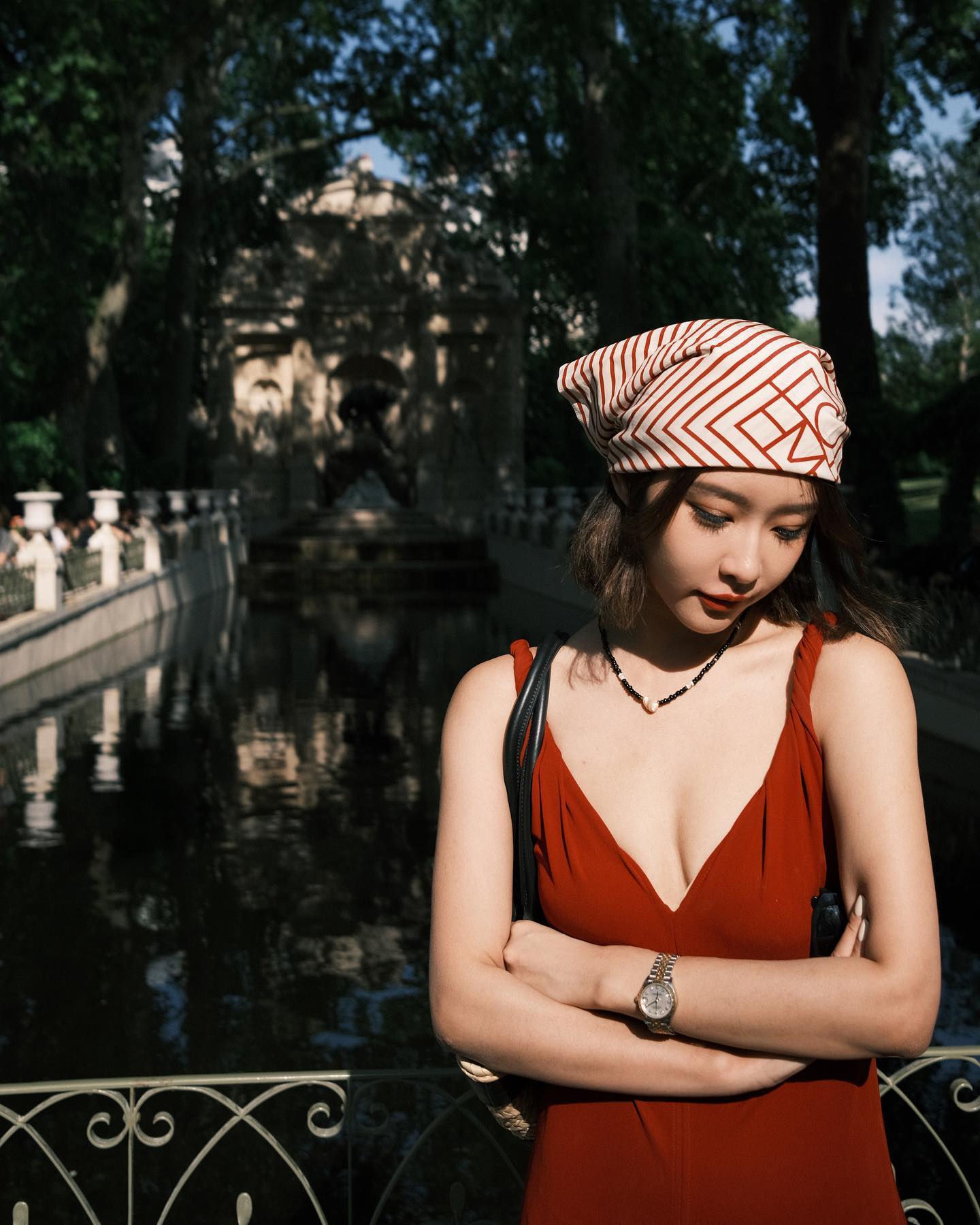 5 món phụ kiện quý cô trên 40 tuổi nên sắm để giúp mọi bộ cánh trông sang hơn-10