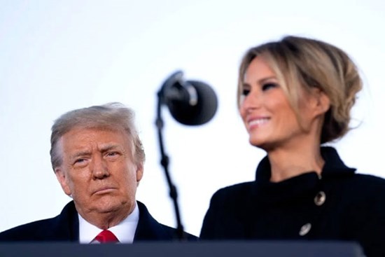 Tiết lộ thỏa thuận ngầm giữa vợ chồng ông Trump