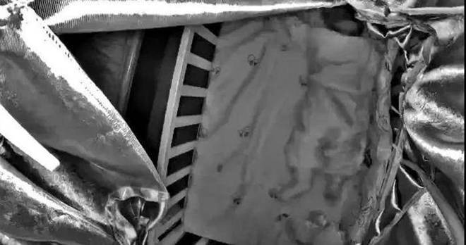 Bé gái 2 tuổi ra đi mãi mãi lúc đang nằm ngủ, người mẹ gục ngã khi biết lỗi do mình-1