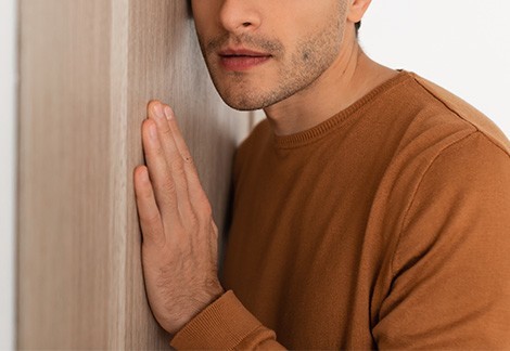 Mấy đêm liền cứ nghe tiếng vợ nói chuyện với con trai, tôi sợ xanh mặt vì cô ấy đã mất 2 năm-2