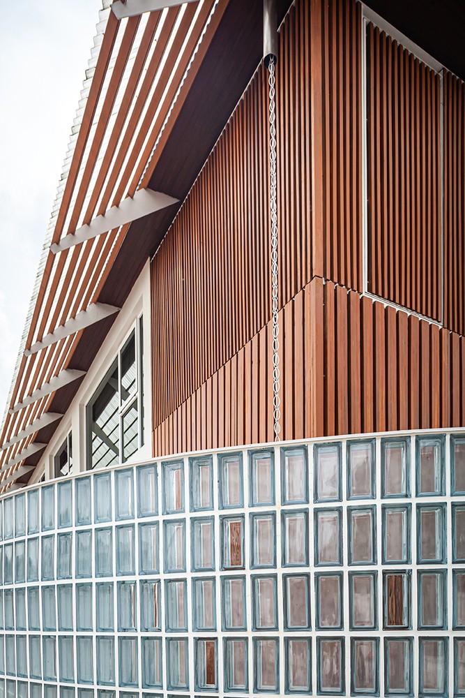 Độc lạ ngôi nhà nửa kín nửa hở giữa thành phố-9