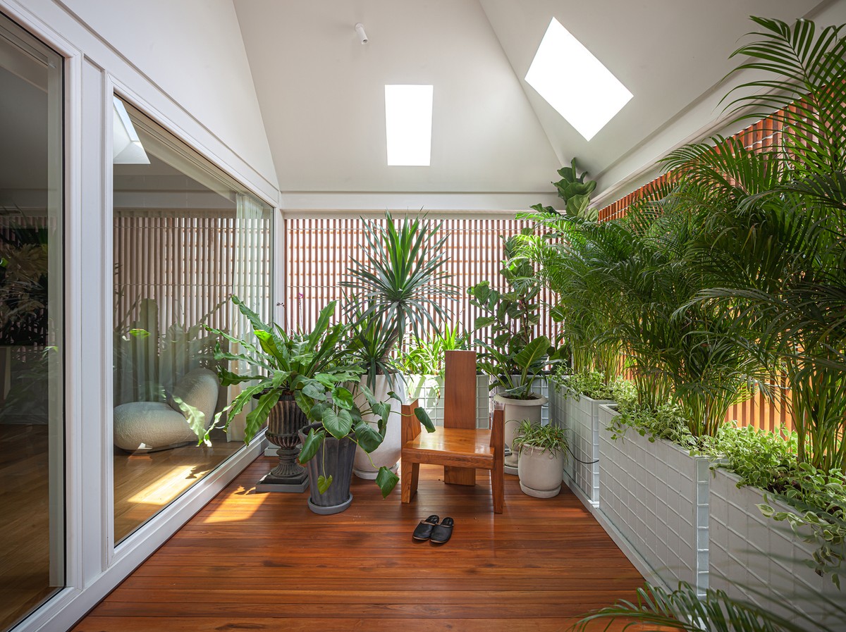 Độc lạ ngôi nhà nửa kín nửa hở giữa thành phố-10