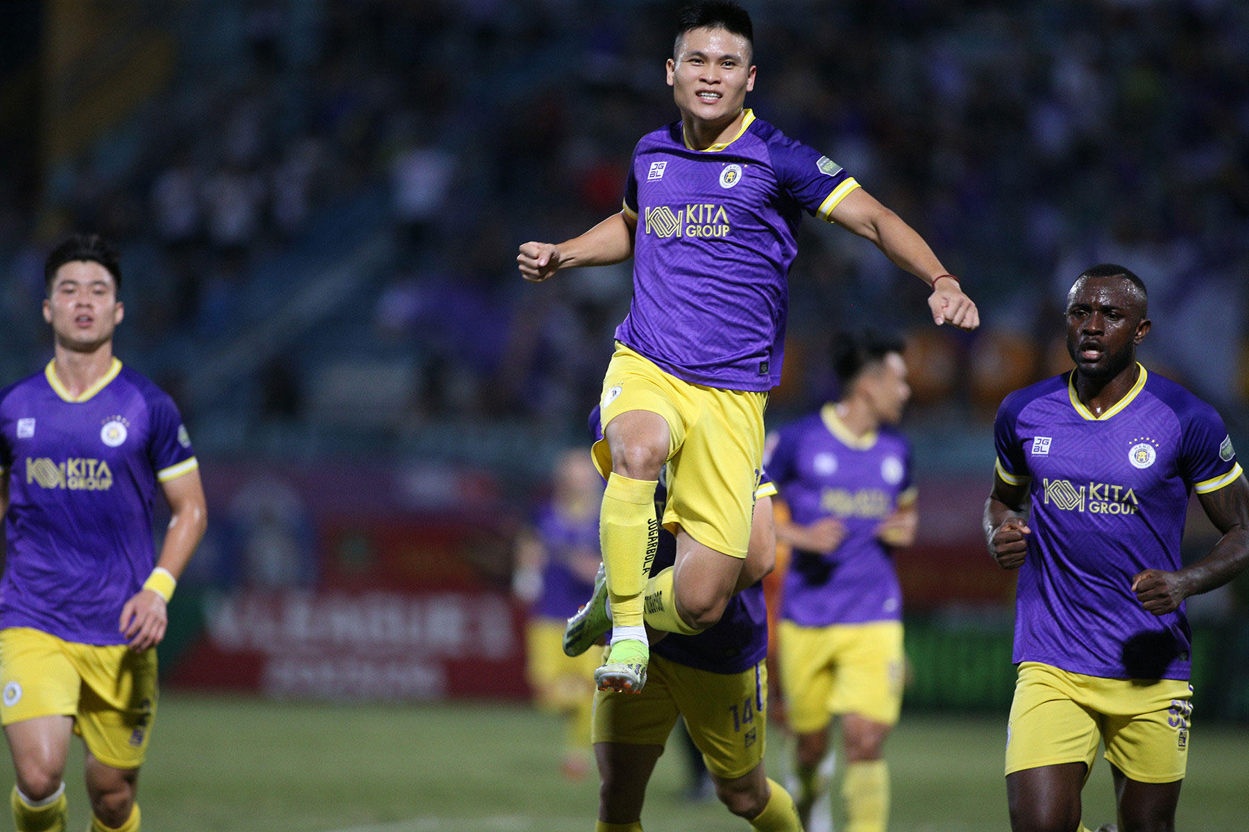 Tuấn Hải gia hạn 3 năm với Hà Nội FC, có thể sang Nhật Bản thi đấu-3