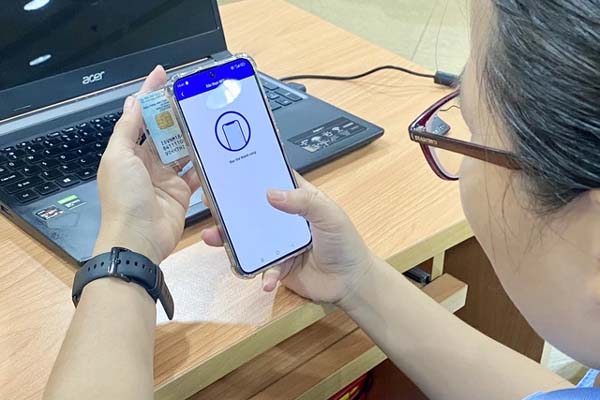 Thức cả đêm xác thực sinh trắc học bất thành, bị từ chối vì phẫu thuật thẩm mỹ-3