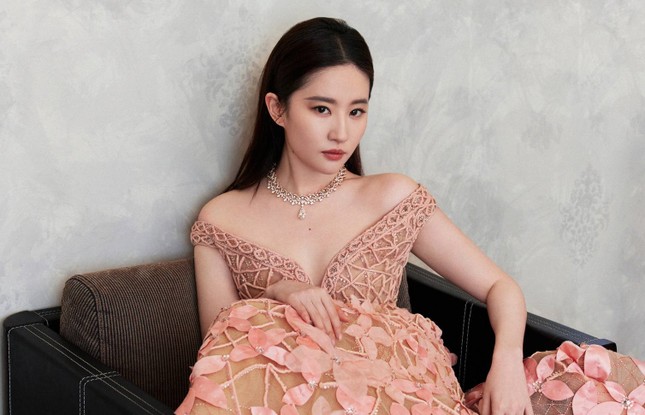 Khuyết điểm hình thể Lưu Diệc Phi-5