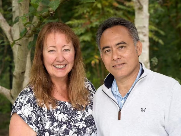 Phản ứng nhanh của người vợ cứu chồng chỉ còn 1% sự sống-1