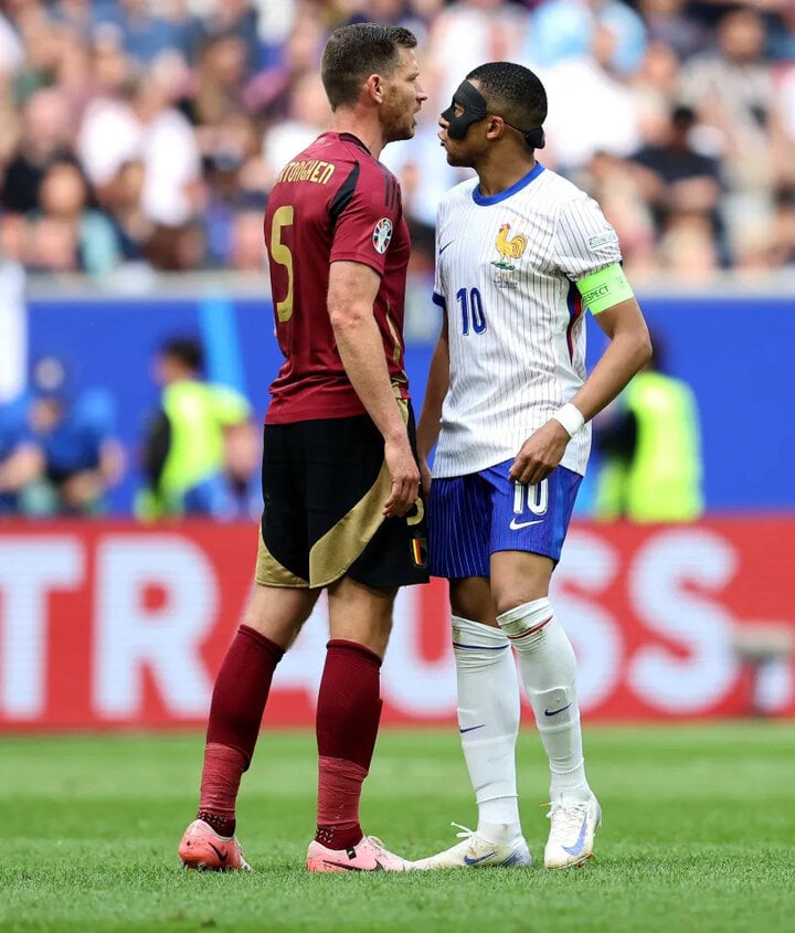 Mbappe ăn mừng chế nhạo hậu vệ Bỉ-1