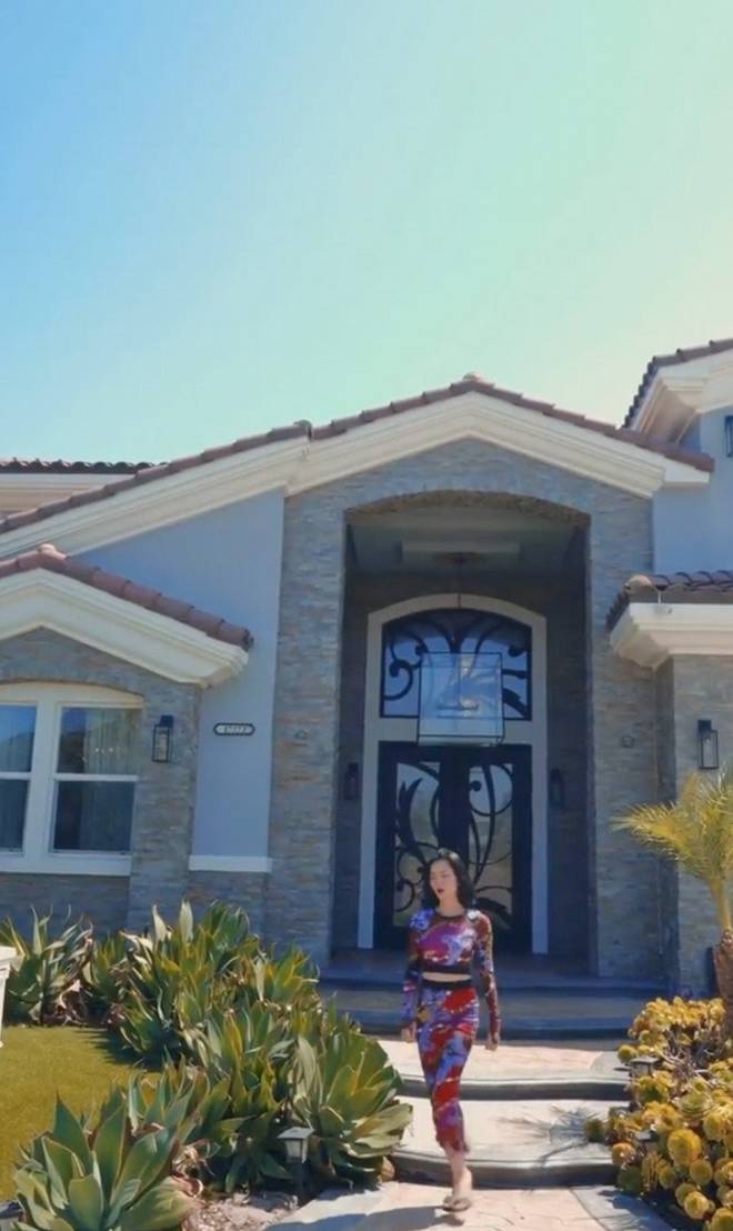 Con trai Lệ Quyên vừa được mẹ tặng biệt thự 38 tỷ ở Mỹ, giờ được hứa hôn với cô gái lai Tây xinh xắn-7