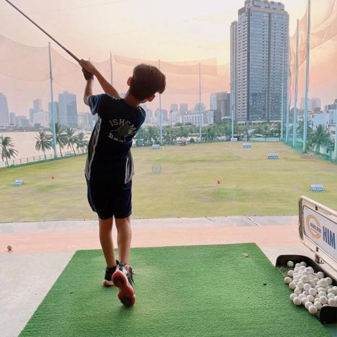 Con trai Lệ Quyên vừa được mẹ tặng biệt thự 38 tỷ ở Mỹ, giờ được hứa hôn với cô gái lai Tây xinh xắn-10