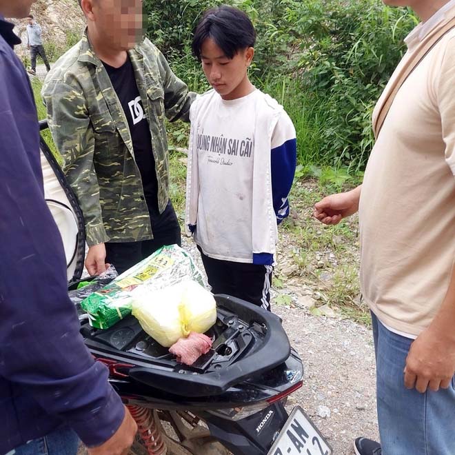 Thanh niên 17 tuổi vận chuyển thuê ma túy lấy tiền công 5 triệu đồng-1