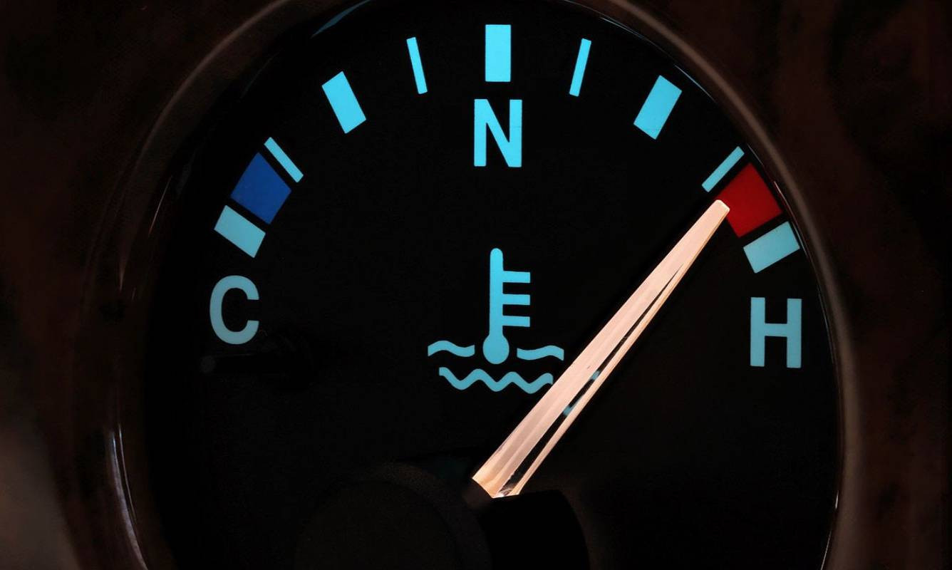 Đồng hồ nhiệt độ trên táp lô có báo trước được xe bạn sắp cháy?-1