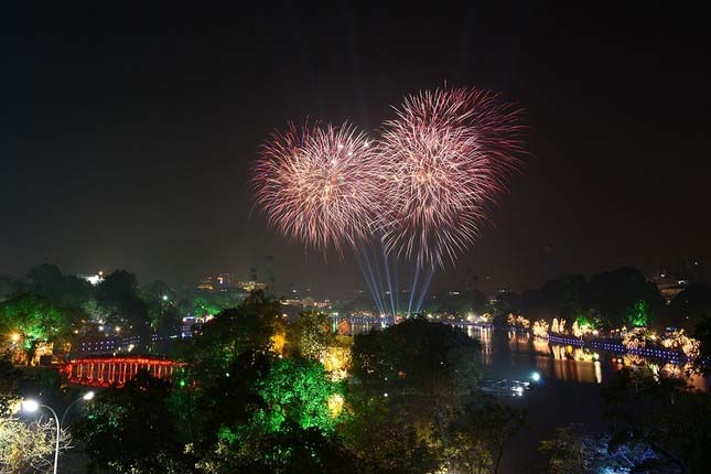 Hà Nội bắn pháo hoa tại 30 điểm dịp kỷ niệm 70 năm Giải phóng Thủ đô-1