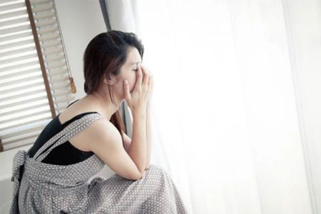 Chồng kiếm tiền tỷ trong vài tháng, tôi chưa kịp vui đã khóc hận khi biết tiền này ở đâu ra-1