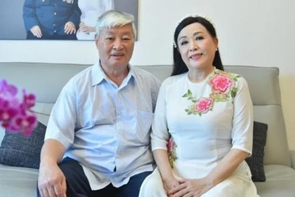 NSND Trung Đức: Tuổi 73 viên mãn bên vợ đẹp, miệt mài luyện thanh, dạy nhạc-5