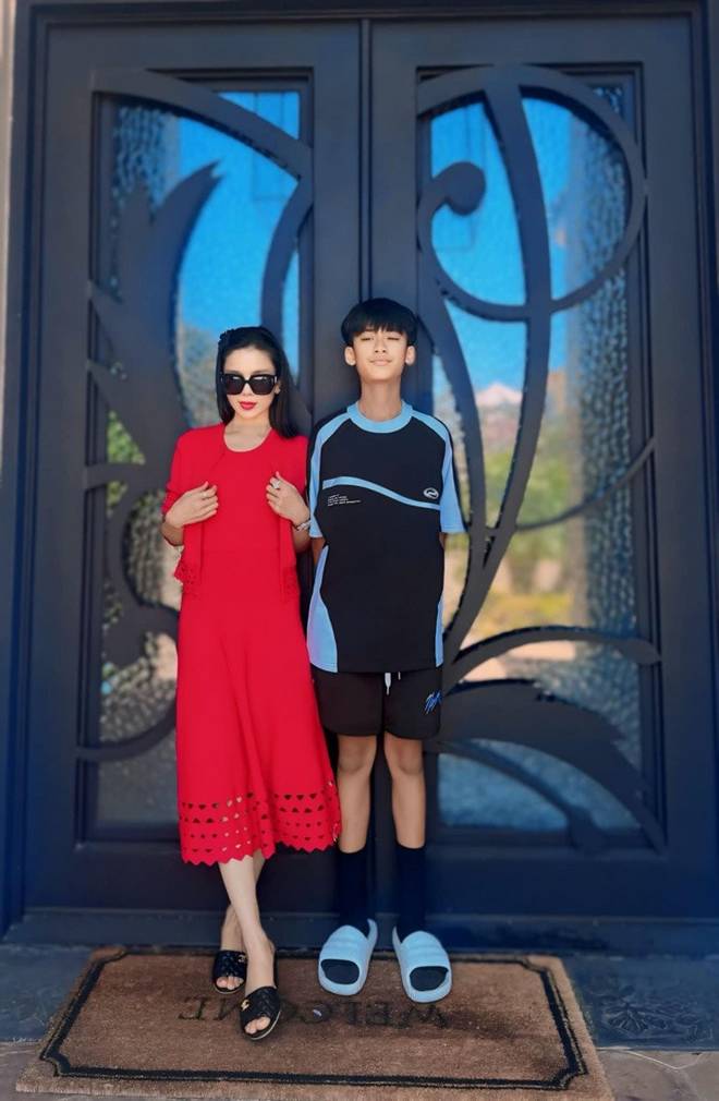 Lệ Quyên flex bên trong căn biệt thự triệu đô ở Mỹ, mong đến ngày cậu chủ trẻ tiếp quản tổ ấm-1