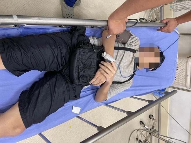 Cứu sống nam sinh 15 tuổi nhảy cầu Long Biên tự tử-1