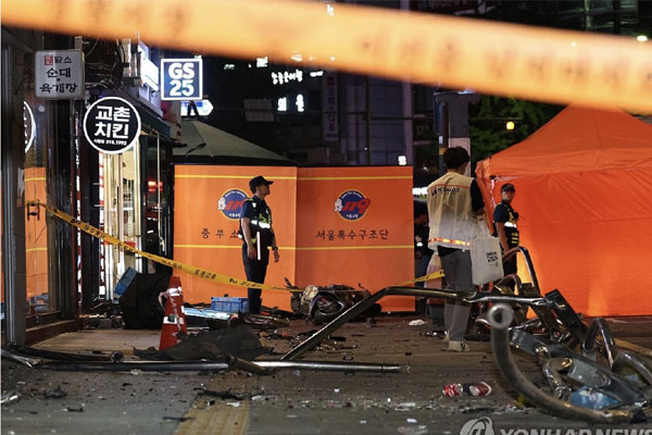Xe điên đâm tử vong nhiều người ở trung tâm thủ đô Seoul-2