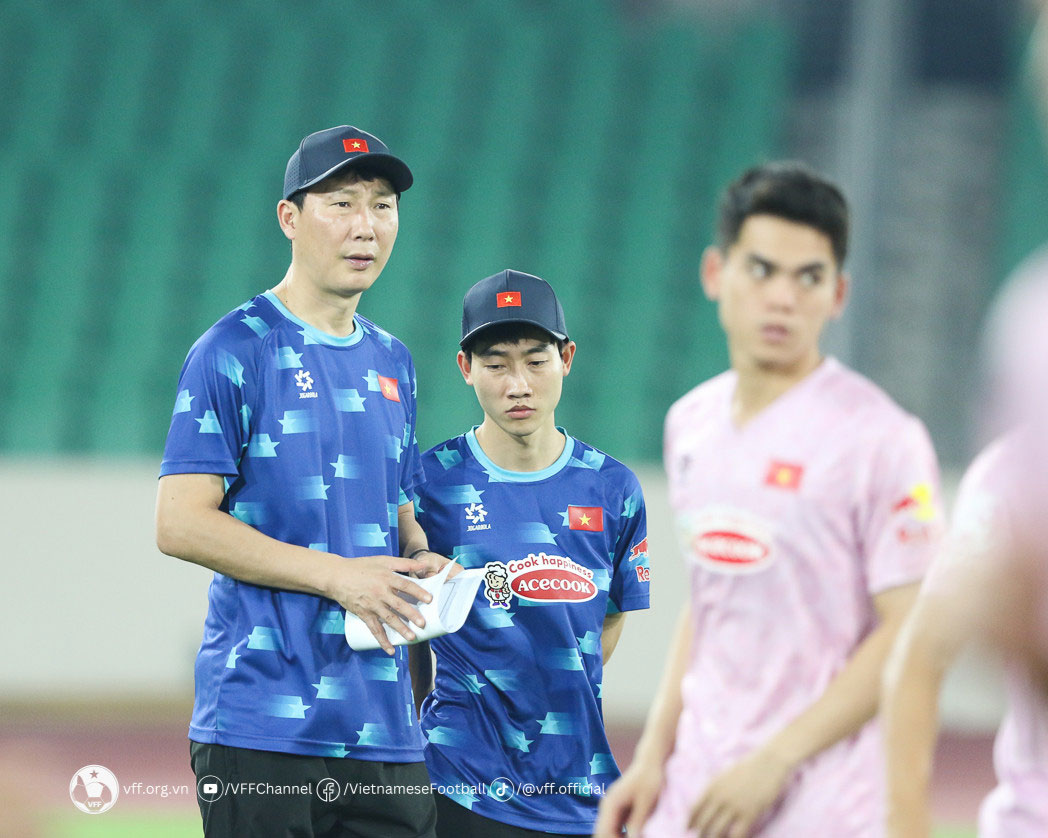 Tuyển Việt Nam: HLV Kim Sang Sik muốn nâng cấp, cần V-League lên đời-1