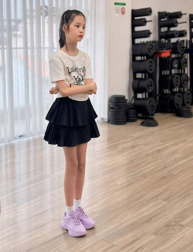 Con gái Đoàn Di Băng mắc hội chứng hiếm, cộng đồng mạng xôn xao chắc nhà giàu mới bị-1