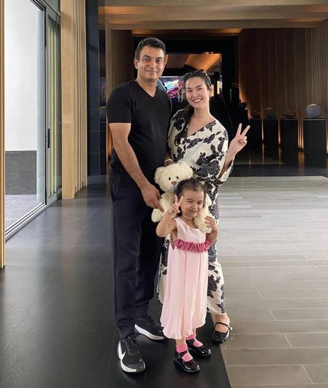 Lên chức mẹ 2 con, Võ Hạ Trâm được chồng Ấn Độ cưng chiều, bế bụng bầu đưa ái nữ đi du lịch hè khắp nơi-1