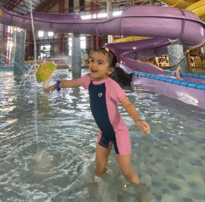 Lên chức mẹ 2 con, Võ Hạ Trâm được chồng Ấn Độ cưng chiều, bế bụng bầu đưa ái nữ đi du lịch hè khắp nơi-4